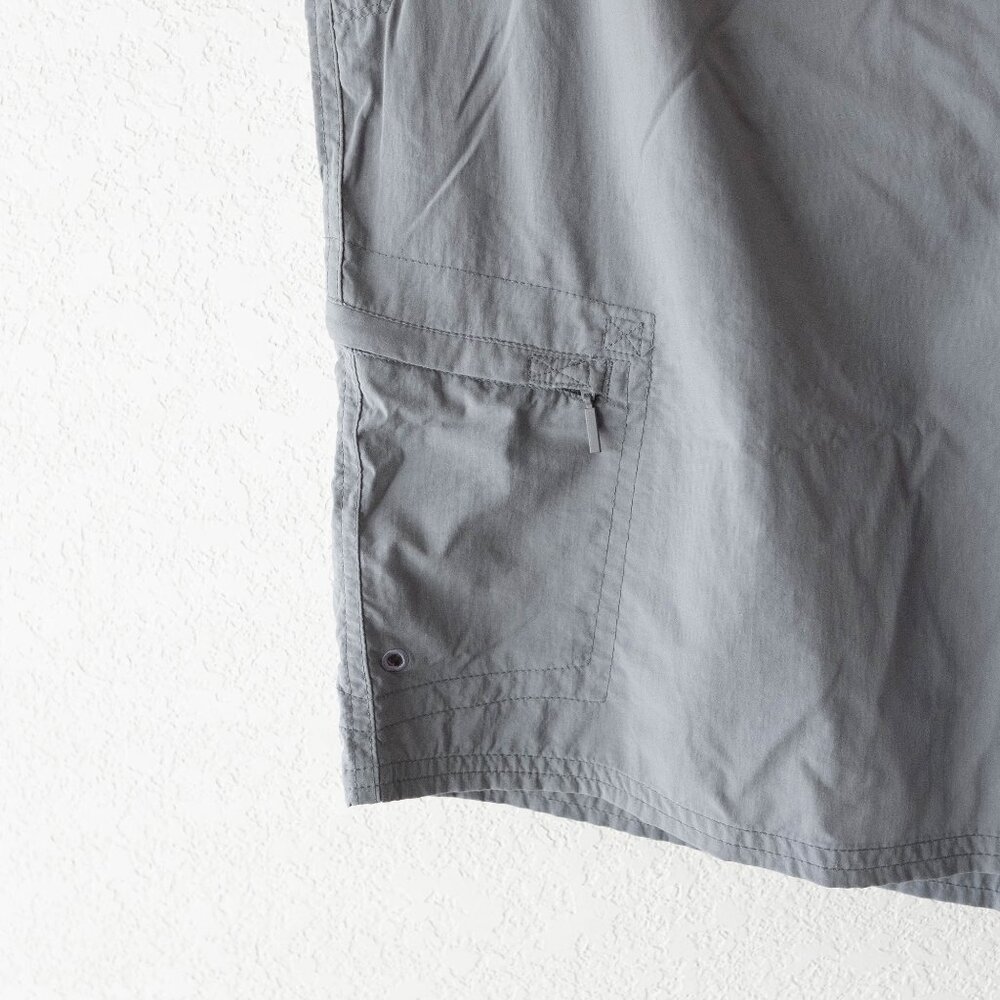 The North Face Men’s Sz Medium Gray Hiking Shorts Quick-Dry Outdoor Utility Belt - Picture 5 of 8